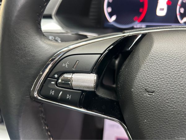 Skoda Superb Hatchback, Diesel, 2022, Black