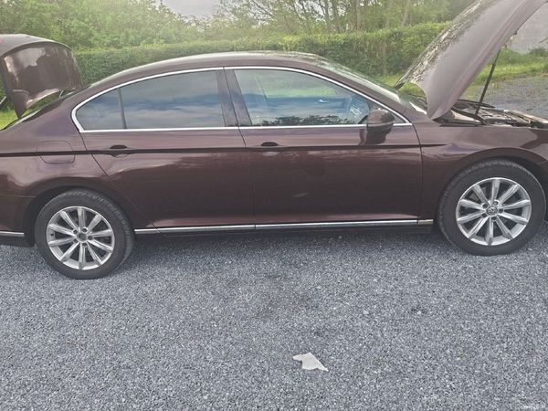 Volkswagen Passat Saloon, Diesel, 2015, Red