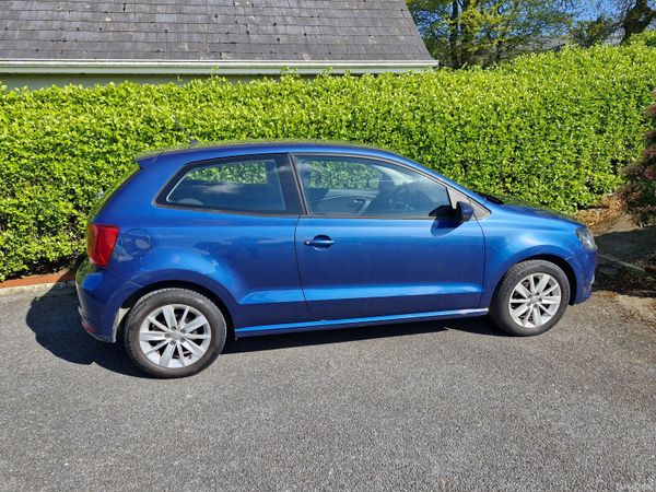 Volkswagen Polo Hatchback, Petrol, 2015, Blue