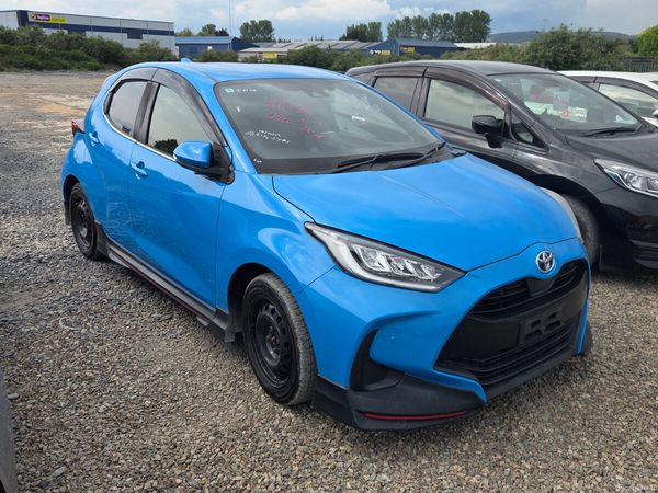 Toyota Yaris Hatchback, Petrol Hybrid, 2020, Blue