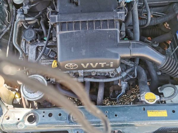Toyota Yaris Hatchback, Petrol, 2001, Green