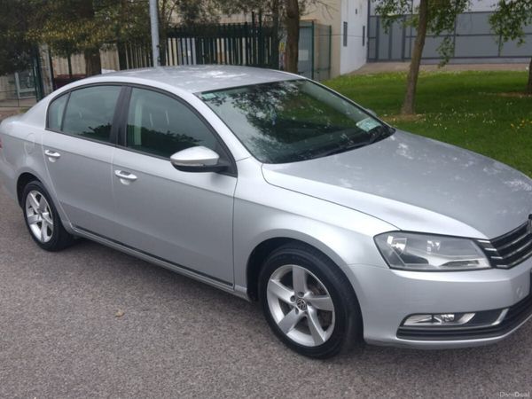 Volkswagen Passat Saloon, Diesel, 2011, Silver
