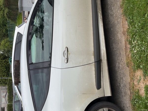 Renault Megane Coupe, Petrol, 2011, White