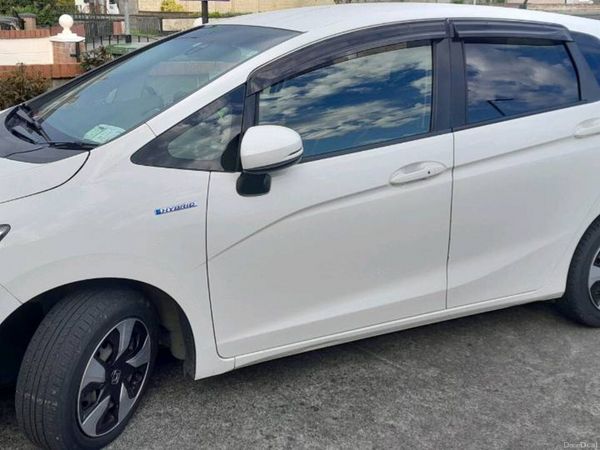 Honda Fit Hatchback, Petrol Hybrid, 2016, White
