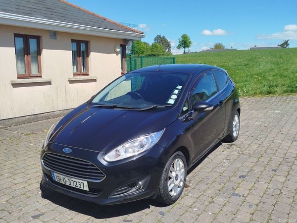 Ford Fiesta Hatchback, Petrol, 2013, Black