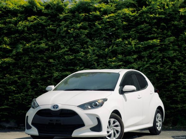 Toyota Yaris Hatchback, Petrol Hybrid, 2021, White