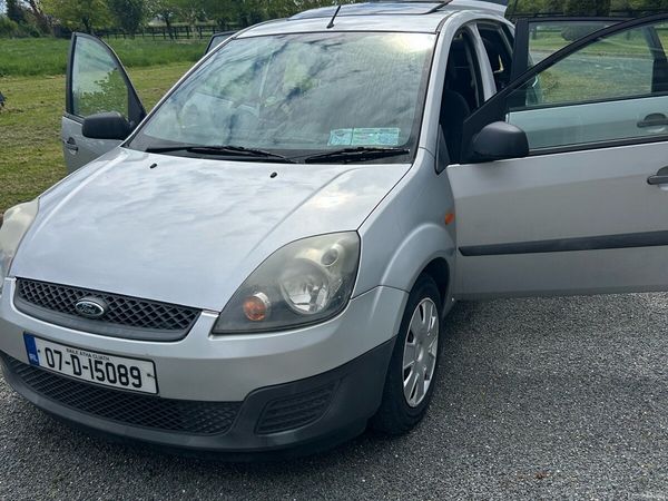 Ford Fiesta Hatchback, Petrol, 2007, Silver