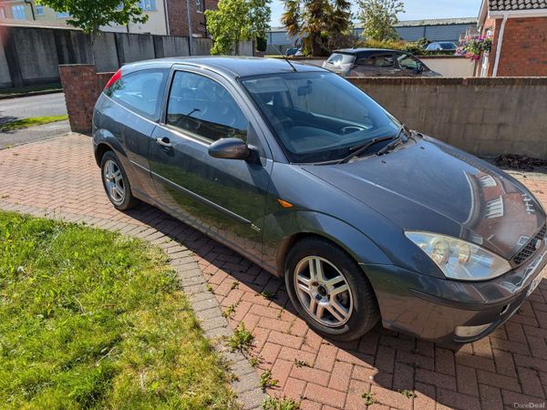 Ford Focus Hatchback, Petrol, 2004, Grey