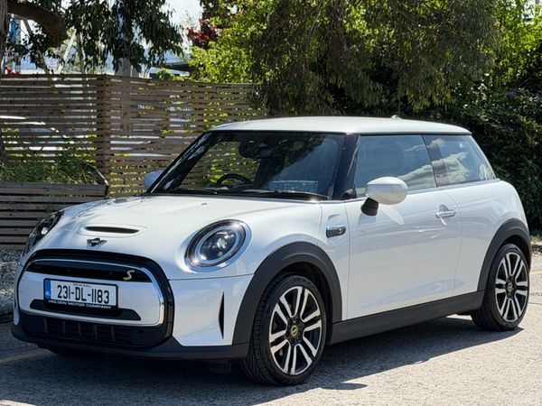 Mini Electric Hatchback, Electric, 2023, White