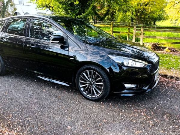 Ford Focus Hatchback, Diesel, 2017, Black