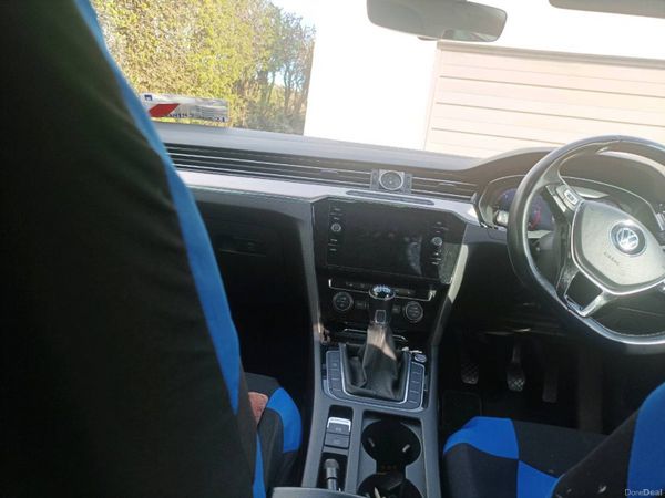 Volkswagen Passat Saloon, Diesel, 2019, Blue