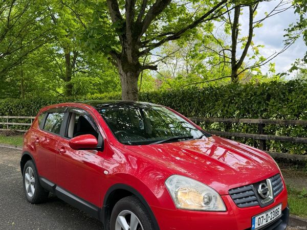 Nissan Qashqai Hatchback, Petrol, 2007, Red