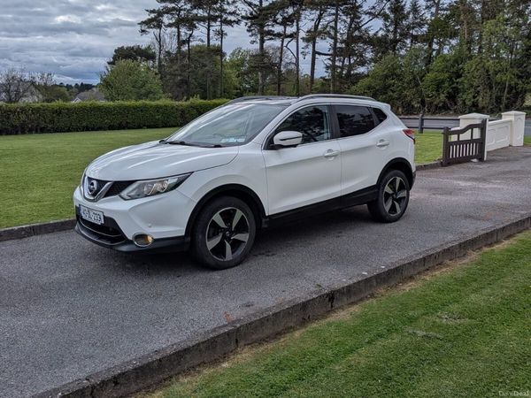 Nissan Qashqai Hatchback, Diesel, 2014, White