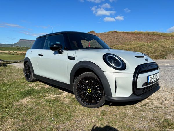 Mini Cooper Hatchback, Electric, 2021, Silver