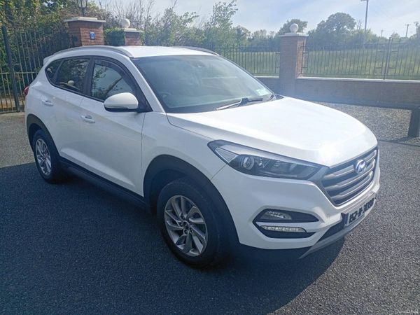 Hyundai Tucson SUV, Diesel, 2015, White