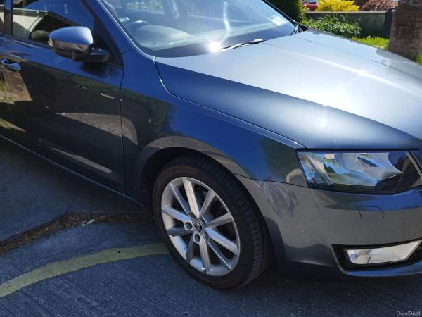 Skoda Octavia Hatchback, Petrol, 2015, Grey