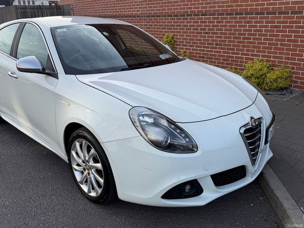 Alfa Romeo Giulietta Hatchback, Petrol, 2011, White