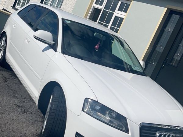 Audi A3 Hatchback, Diesel, 2010, White