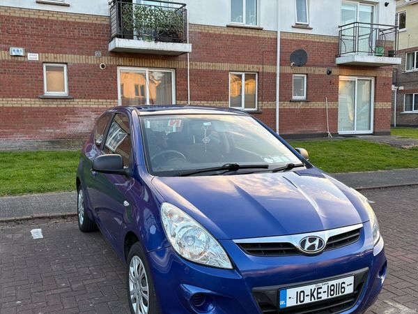 Hyundai i20 Hatchback, Petrol, 2010, Blue