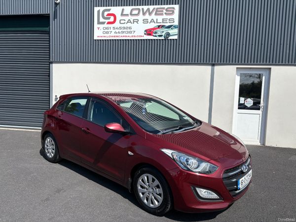 Hyundai i30 Hatchback, Petrol, 2016, Red