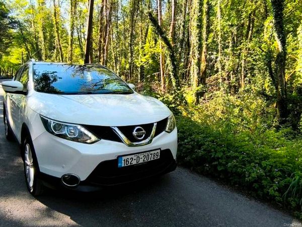 Nissan Qashqai Hatchback, Petrol, 2016, White