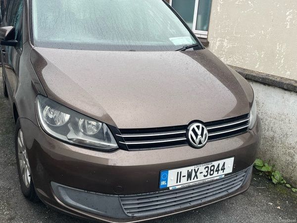 Volkswagen Touran MPV, Diesel, 2011, Brown