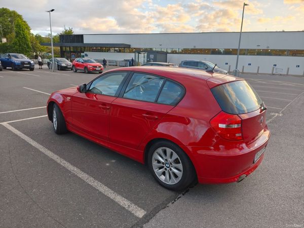 BMW 1-Series Hatchback, Petrol, 2009, Red