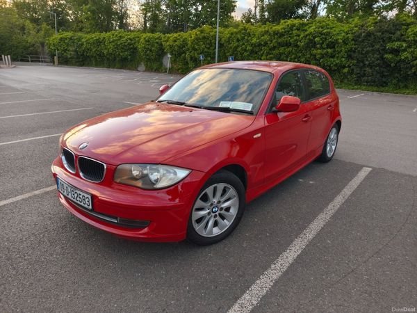BMW 1-Series Hatchback, Petrol, 2009, Red