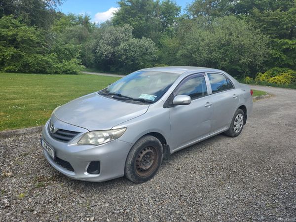 Toyota Corolla Saloon, Petrol, 2011, Silver