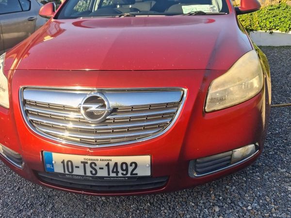 Opel Insignia Saloon, Diesel, 2010, Red