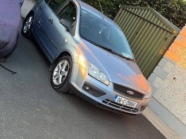 Ford Focus Hatchback, Petrol, 2006, Blue