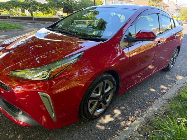 Toyota Prius Hatchback, Hybrid, 2019, Red