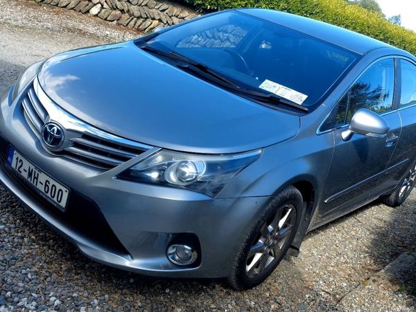 Toyota Avensis Saloon, Diesel, 2012, Grey