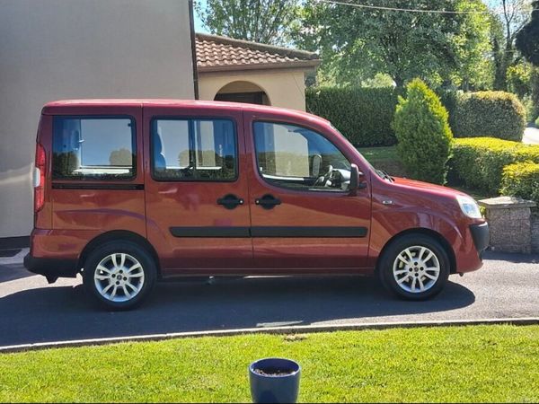 Fiat Doblo MPV, Petrol, 2008, Red
