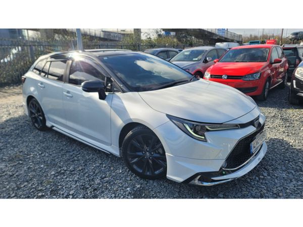 Toyota Corolla Estate, Petrol Hybrid, 2021, White