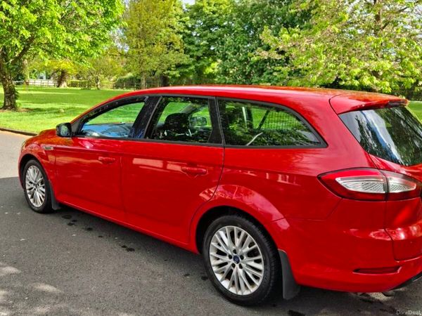 Ford Mondeo Estate, Diesel, 2011, Red