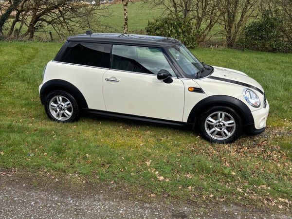 Mini Cooper Hatchback, Diesel, 2013, White