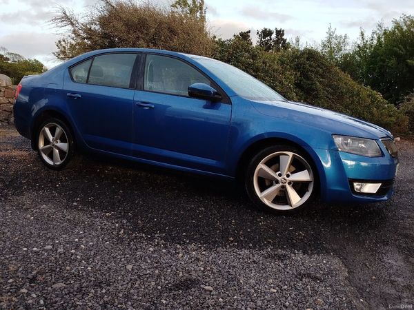 Skoda Octavia Hatchback, Diesel, 2013, Blue