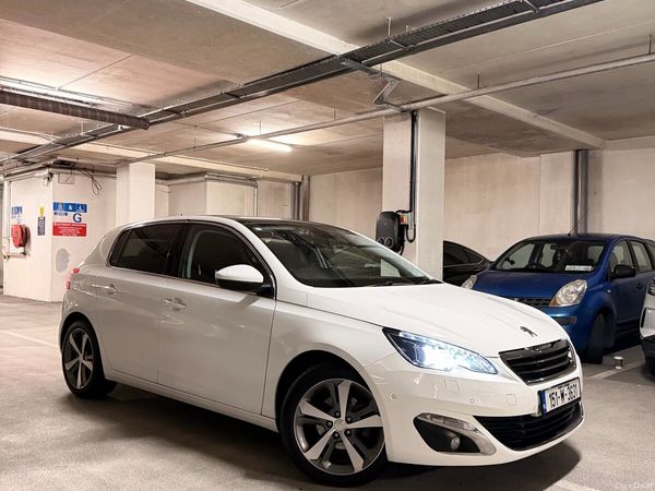 Peugeot 308 Hatchback, Petrol, 2015, White
