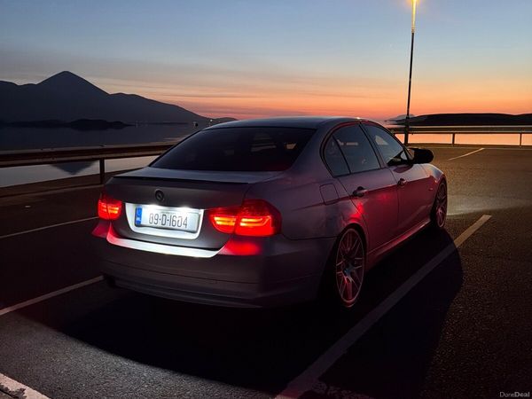 BMW 3-Series Saloon, Diesel, 2009, Silver