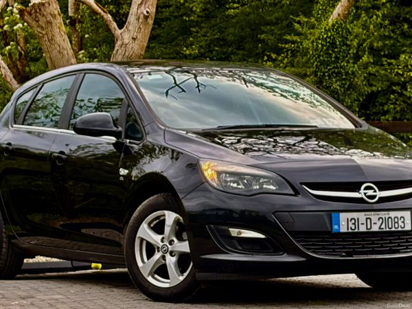 Opel Astra MPV, Petrol, 2013, Black