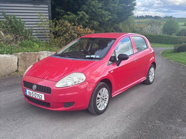 Fiat Punto Hatchback, Petrol, 2009, Red