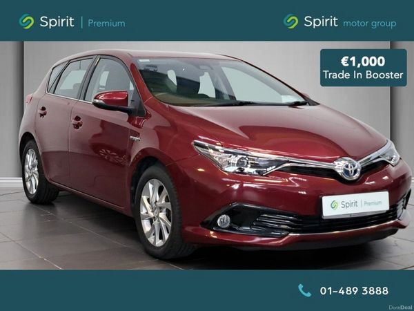 Toyota Auris MPV, Petrol Hybrid, 2017, Red