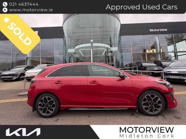 Kia Ceed Hatchback, Petrol, 2022, Red