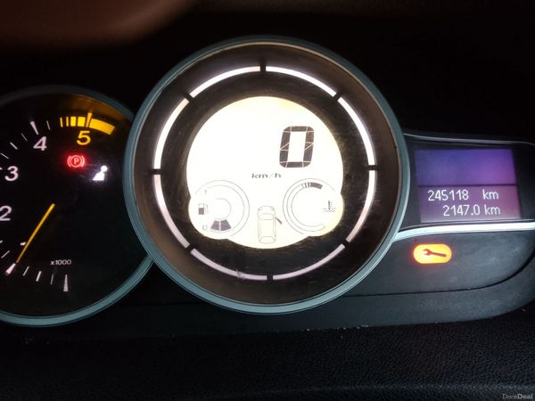 Renault Fluence Saloon, Diesel, 2011, Red