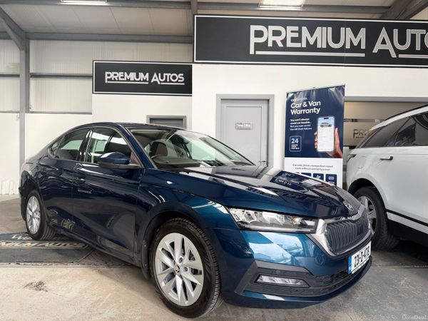 Skoda Octavia Saloon, Diesel, 2023, Blue