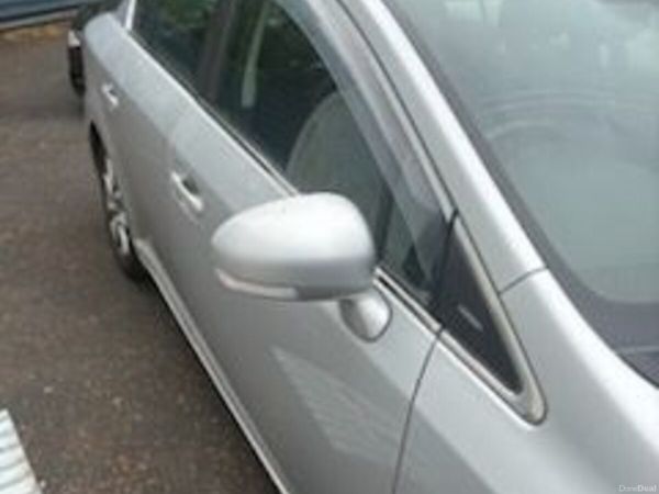 Toyota Avensis Saloon, Diesel, 2012, Silver