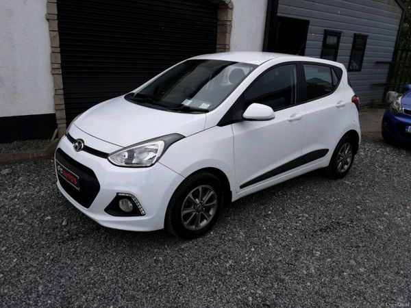 Hyundai i10 Hatchback, Petrol, 2016, White
