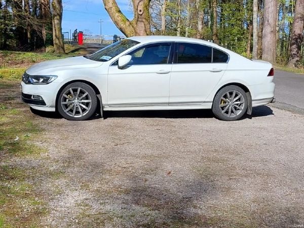 Volkswagen Passat Saloon, Diesel, 2018, White