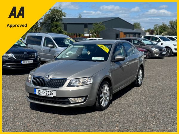 Skoda Octavia Hatchback, Diesel, 2016, Beige